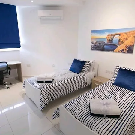 Orion Court 4c Stunning And Luxurious 3 Bedroom Apartment *