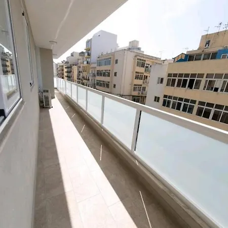 Orion Court 4c Stunning And Luxurious 3 Bedroom