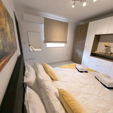 Apartment Orion Court 4c Stunning And Luxurious 3 Bedroom St. Paul's Bay