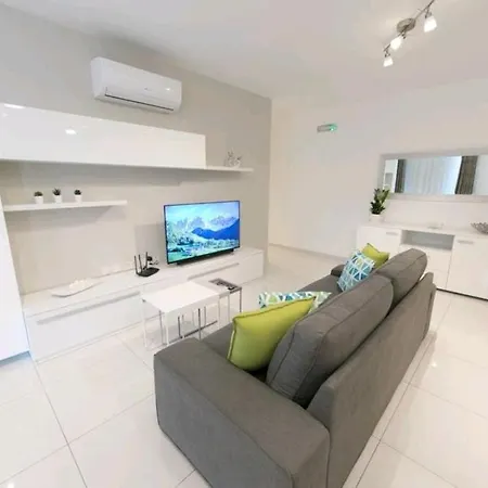 Apartment Orion Court 4c Stunning And Luxurious 3 Bedroom St. Paul's Bay